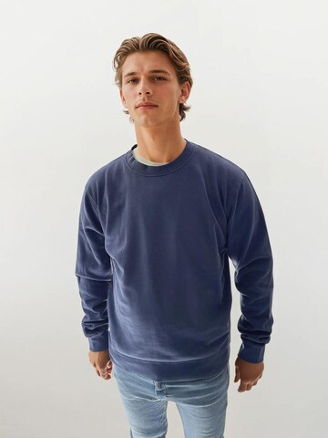 A Question Of (AQO) Sweatshirt 'Johannes' i blå