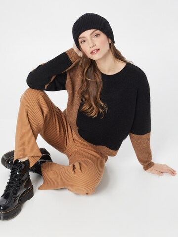 comma casual identity Sweater in Brown