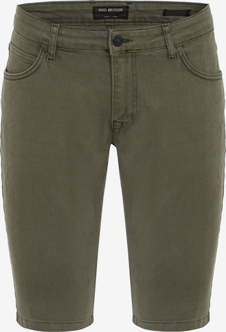 Redbridge Regular Chino Pants 'Rayleigh' in Green: front