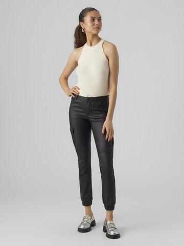 VERO MODA Skinny Broek 'IVY' in Zwart