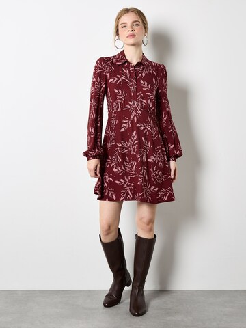 Robe ' ' Apricot en rouge : devant