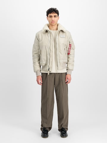 Veste mi-saison ALPHA INDUSTRIES en beige : devant