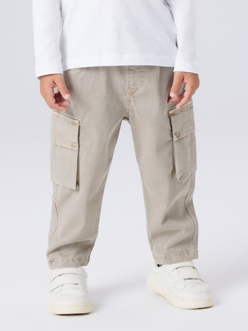 Effilé Pantalon 'NMMBEN' NAME IT en gris : devant