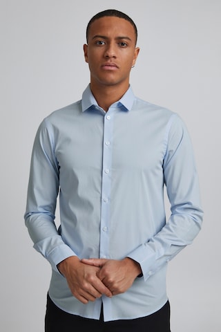 Casual Friday Slim fit Button Up Shirt in Blue: front