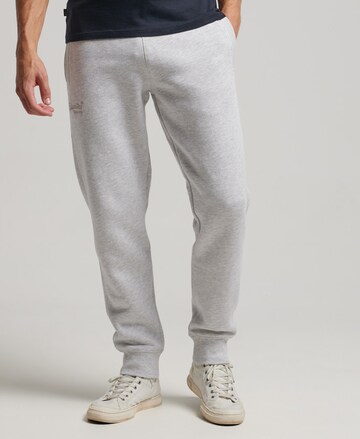 Effilé Pantalon Superdry en gris : devant