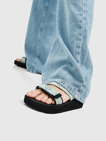 Pull&Bear Sandal i blå