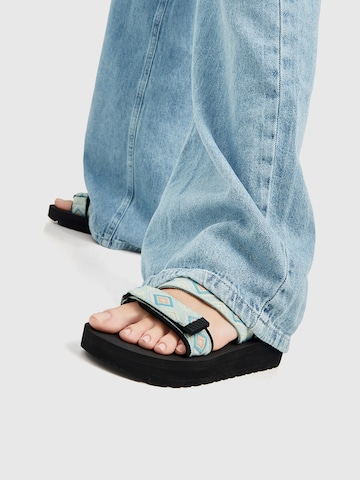 Pull&Bear Sandal i blå