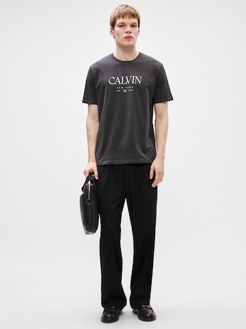 Calvin Klein Обычный Футболка в Серый