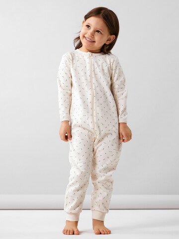 Pijamale de la NAME IT pe bej