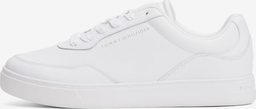 Baskets basses TOMMY HILFIGER en blanc : devant