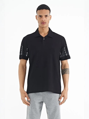 Tommy Life Shirt in Black: front