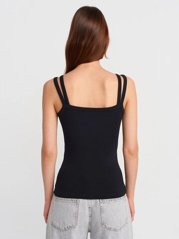 Dilvin Top in Black