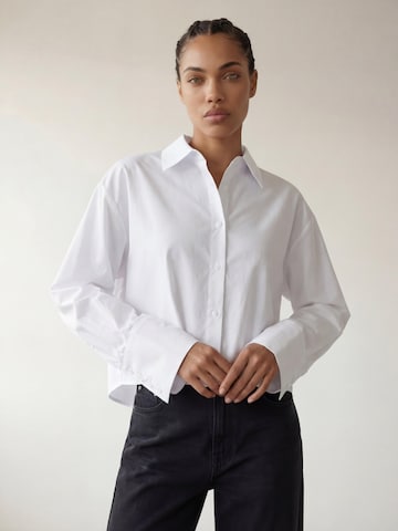 ARMIE Bluse 'The Emma'‌‌ in Weiß: Vorderseite