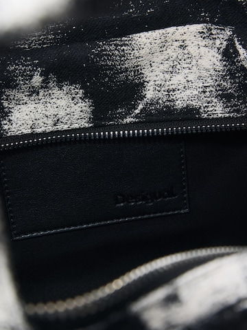 Poșete de la Desigual pe mai multe culori