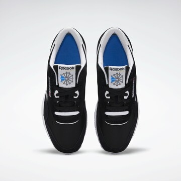 Sneaker bassa 'Classic' di Reebok in nero