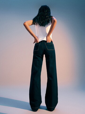 Bershka Wide Leg Jeans i blå