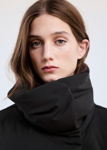Giacca di mezza stagione 'ANORAK' di MANGO in nero