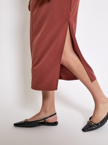 minus Jurk 'Severa' in Brons