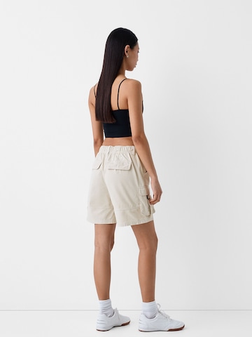 Bershka Loosefit Shorts in Beige