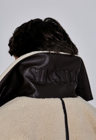 Veste mi-saison SikSilk en beige