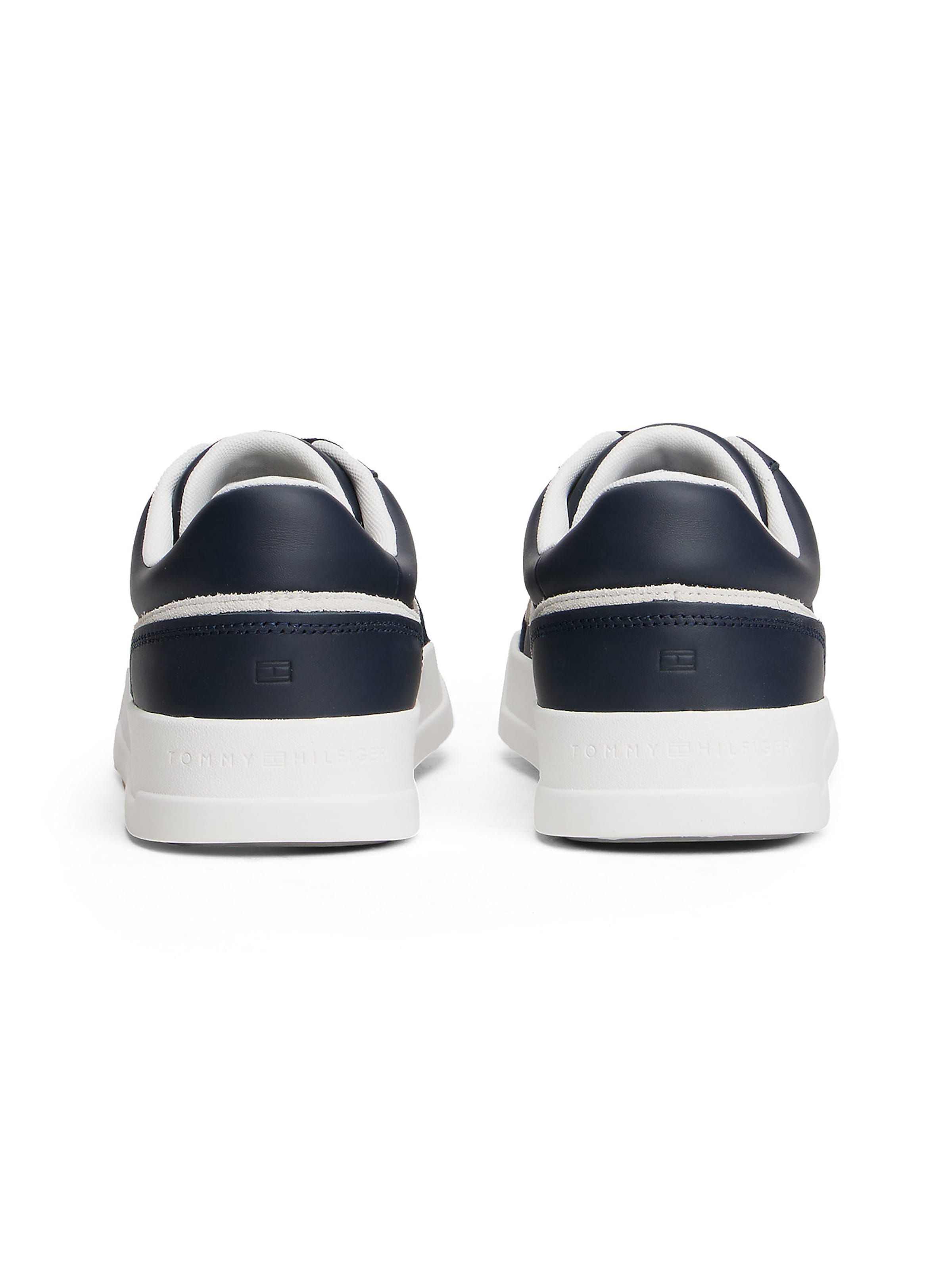 TOMMY HILFIGER Sneaker in Blau