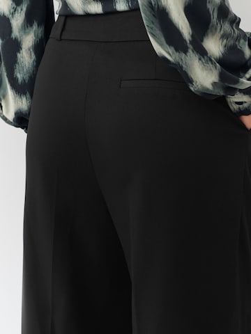 Next Wide Leg Hose in Schwarz