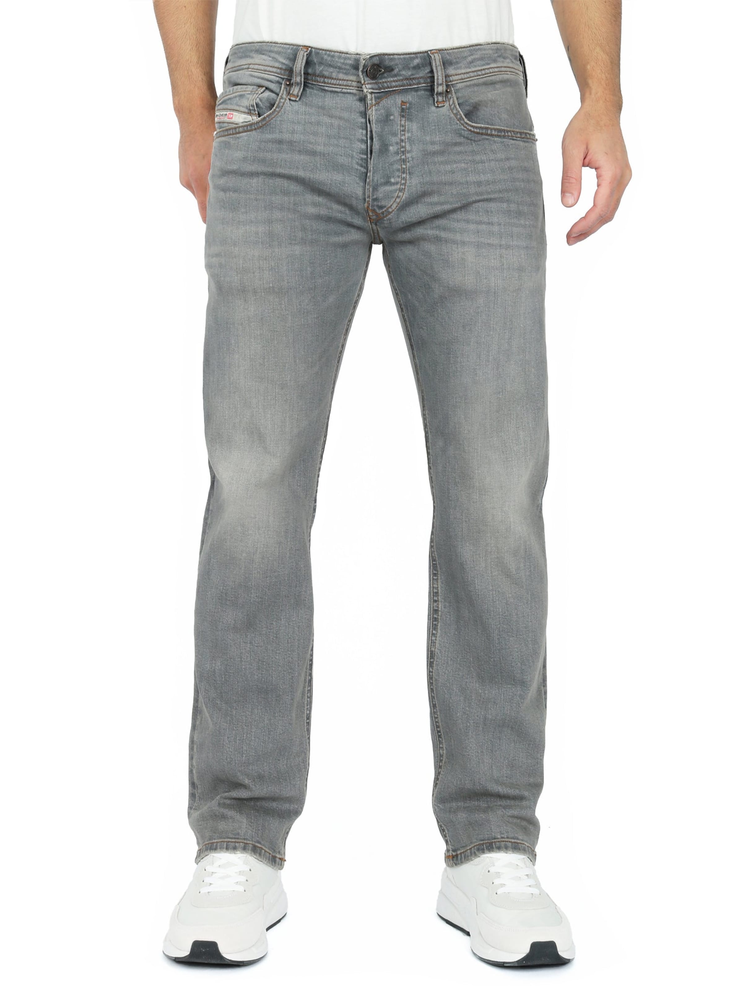 DIESEL Slimfit Jeans 'Straight SAFADO-X'‌ in Grau