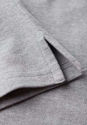 T-shirt 'Athletic Essentials' Superdry en gris