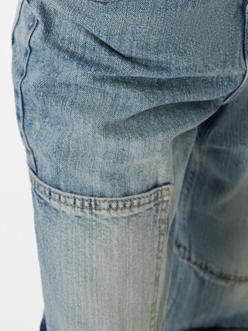 Regular Jeans de la Bershka pe albastru