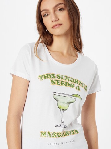 EINSTEIN & NEWTON Shirt 'This seniorita needs a…' in Wit