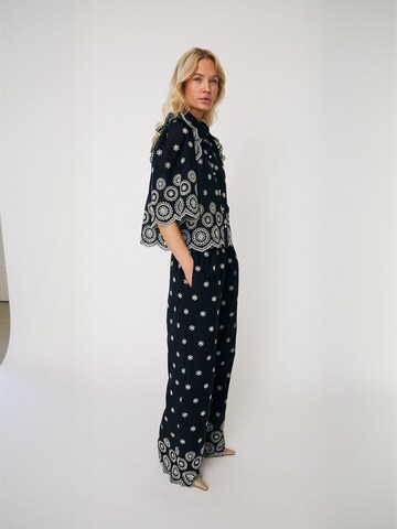 Crās - regular Pantalón ' Lysacras ' en negro: frente
