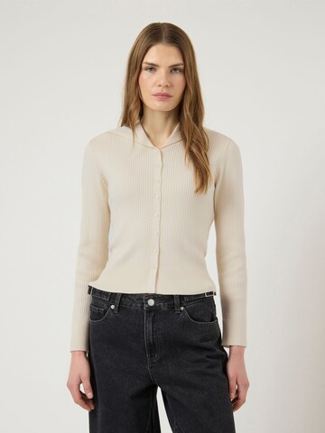 Cardigan 'YASCamelia' YAS en blanc : devant