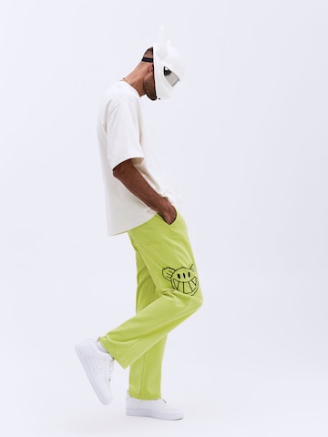 Bootcut Pantalon 'Lias' Smiles en vert : devant