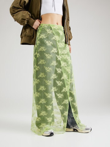 TOPSHOP Skirt in Green: front