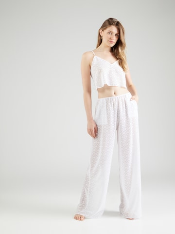 Bluebella Pyjama 'Cassat' värissä valkoinen: edessä