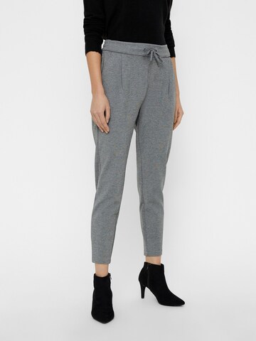 Vero Moda Petite Slimfit Broek 'EVA' in Grijs: voorkant