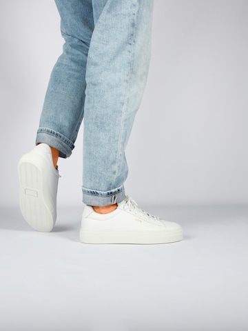 BLACKSTONE Sneakers laag 'Mae BL478' in Wit