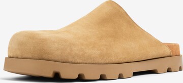 CAMPER Clogs 'Brutus' in Bruin: voorkant