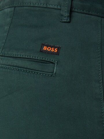 BOSS Слим Брюки-чинос в Зеленый