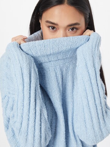 American Eagle Sweater in Blue