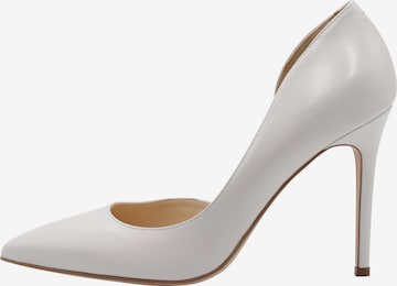 RISA Pumps in Beige: front