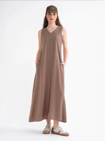 Robe d’été MixRay en marron : devant