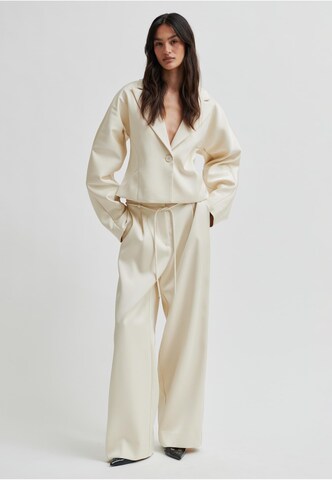 Wide Leg Pantalon à plis 'Dazzle' SECOND FEMALE en beige