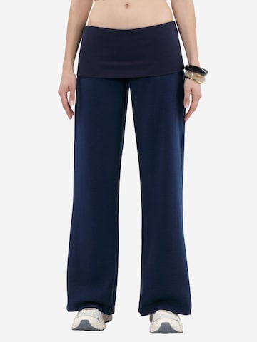 Loosefit Pantaloni di Busem in blu: frontale
