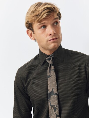 Coupe regular Chemise Next en gris