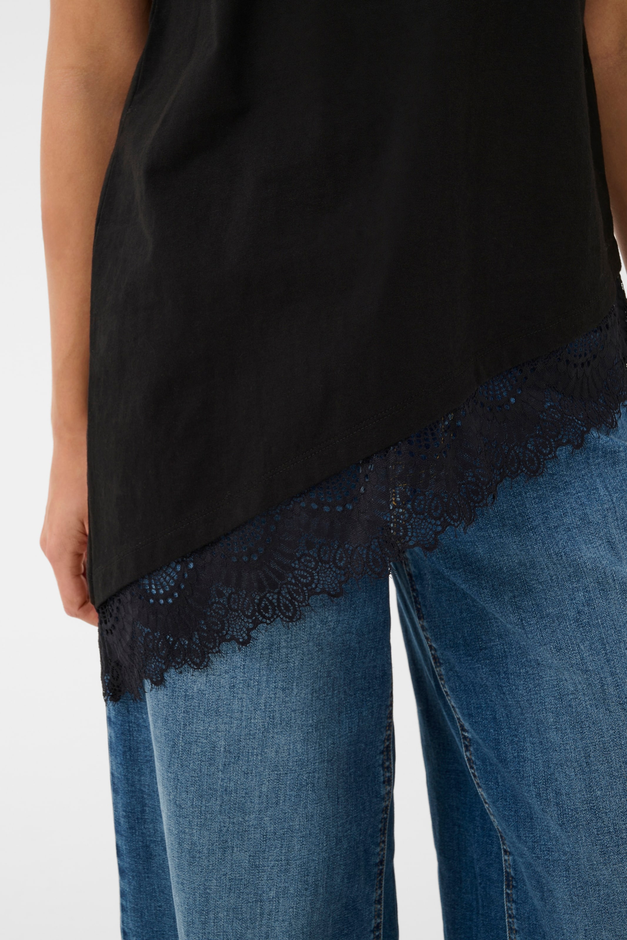 CULTURE Shirt in Black