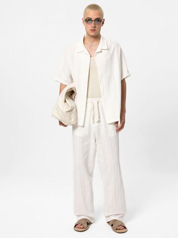 Wide leg Pantaloni 'Coreopsis' di VAMOS CLO in bianco