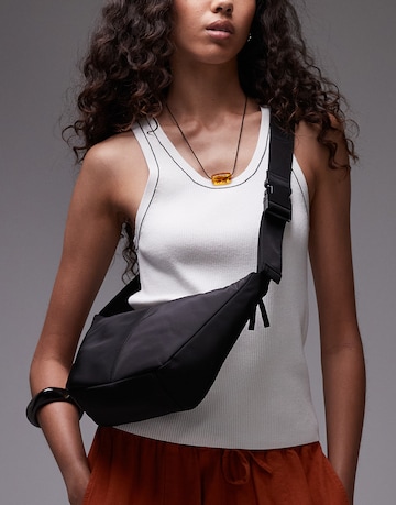 TOPSHOP Τσάντα ώμου 'CARRIE' σε μαύρο: μπροστά