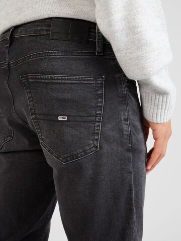Tommy Jeans Regular Jeans 'AUSTIN SLIM TAPERED' in Schwarz