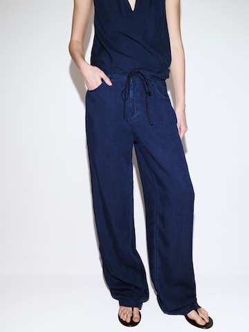 MANGO Loosefit Farkut 'Giselle' värissä sininen: etupuoli
